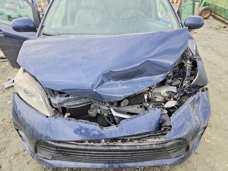 2018 Toyota Sienna le