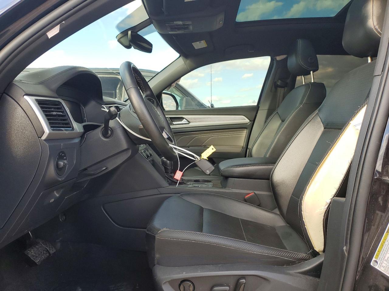 2023 Volkswagen Atlas Cross Sport se
