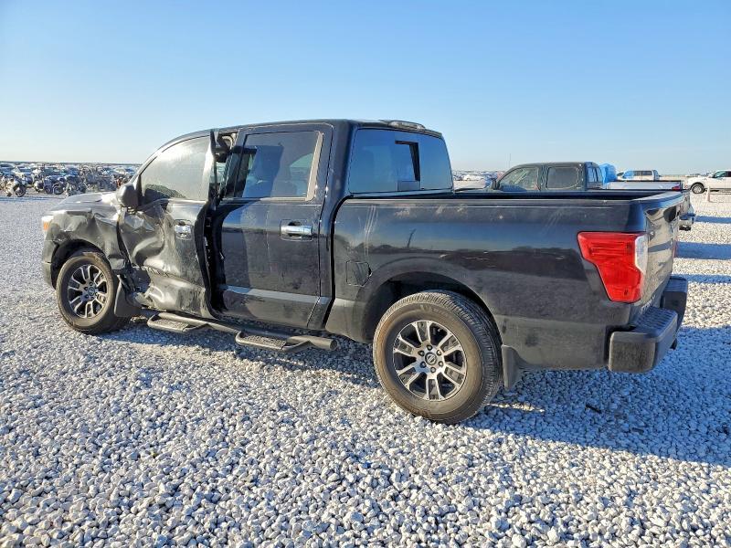 2021 Nissan Titan SV