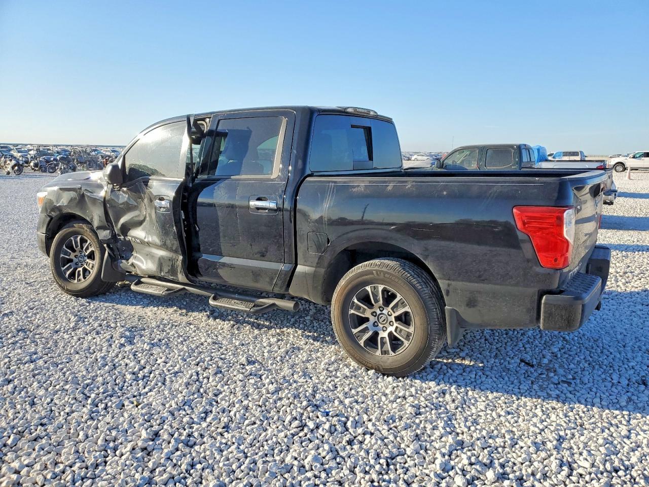 2021 Nissan Titan SV