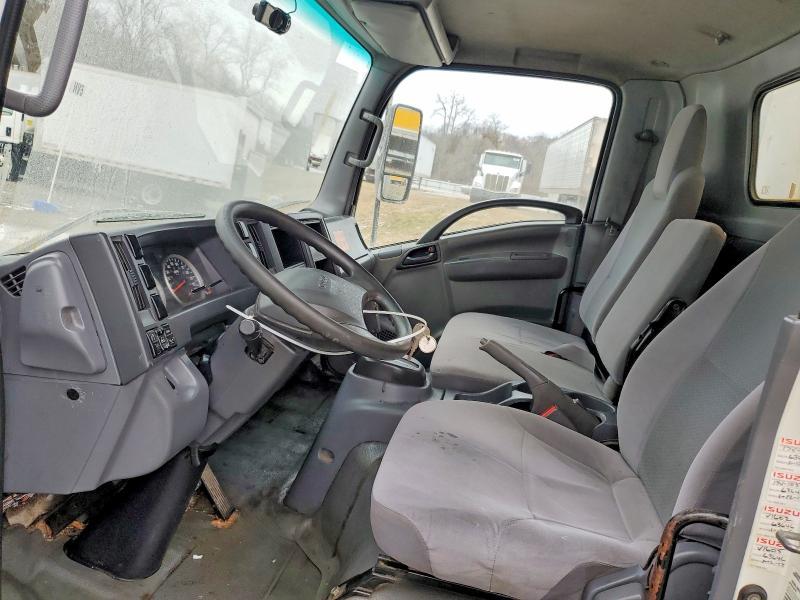 2016 Isuzu Npr hd box Truck