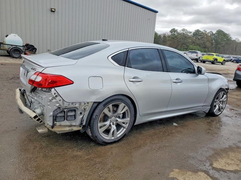 2011 Infiniti M37