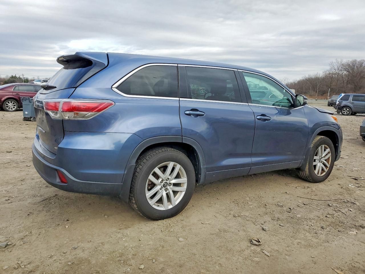 2016 Toyota Highlander le