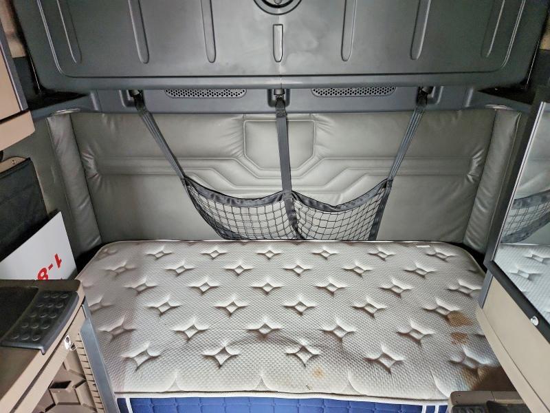 2018 Freightliner Cascadia 125 Semi Truck