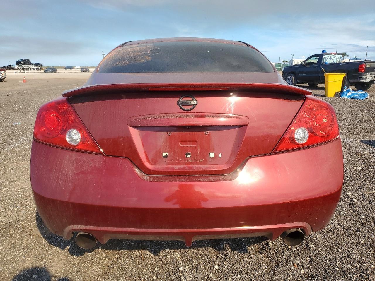 2013 Niss Altima s