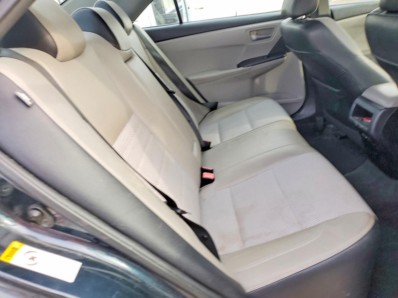 2016 Toyota Camry le