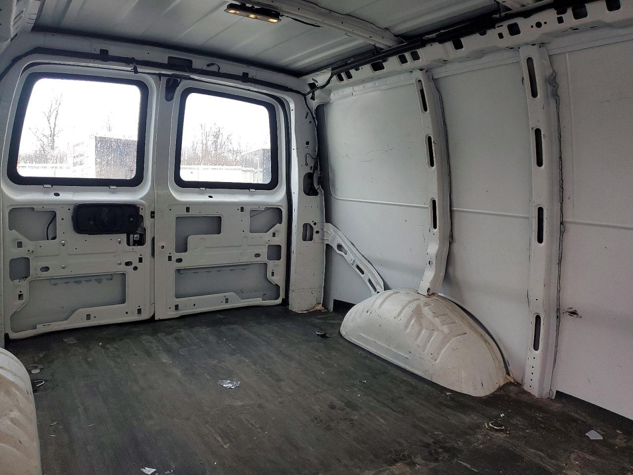 2016 Chevrolet Express G2500