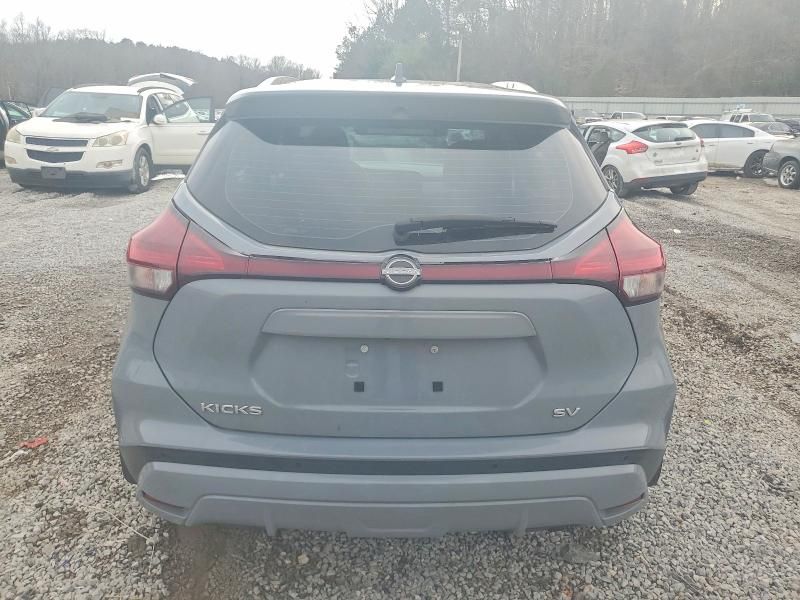2022 Nissan Kicks sv