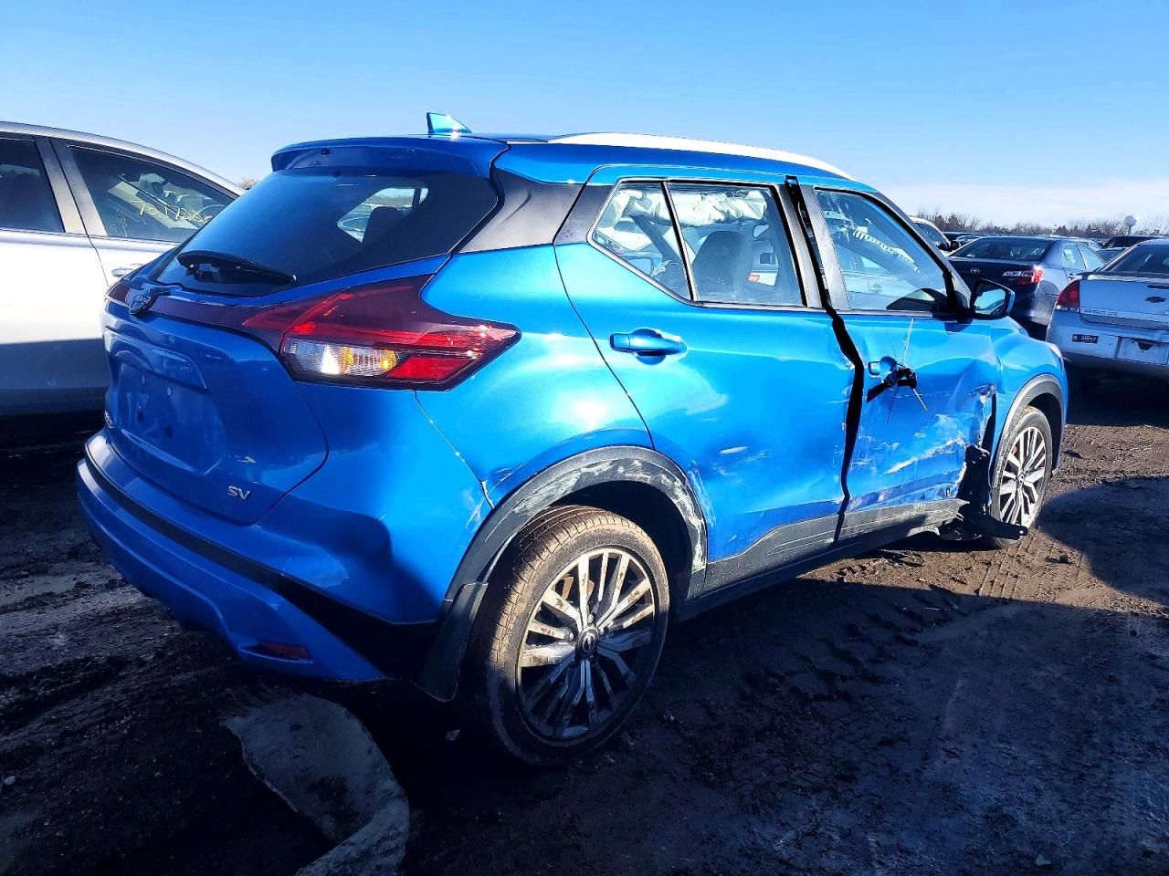 2024 Nissan Kicks sv