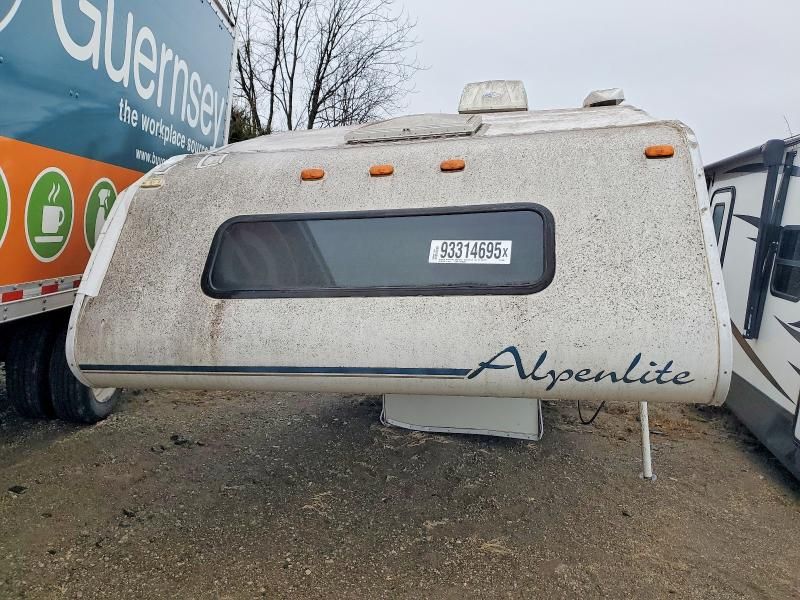 2004 Other 2004 'OTHER RV' Truck CAP