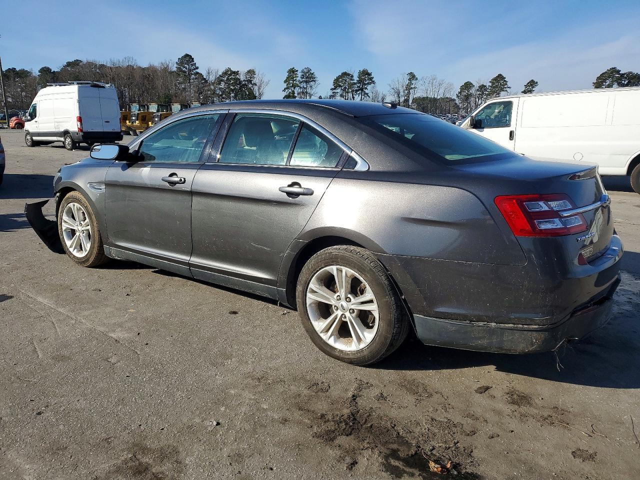 2016 Ford Taurus se