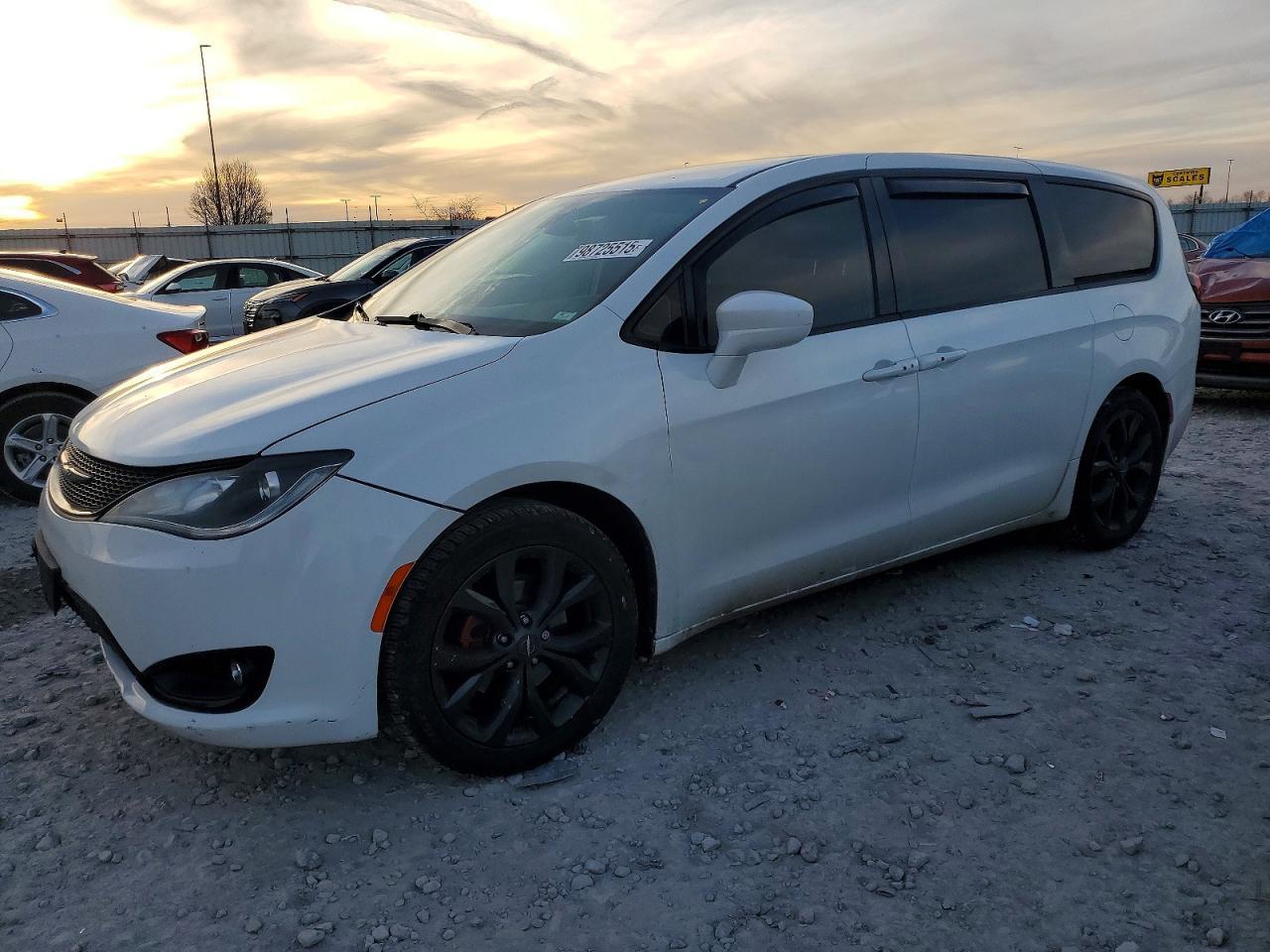 2019 Chrysler Pacifica Touring Plus