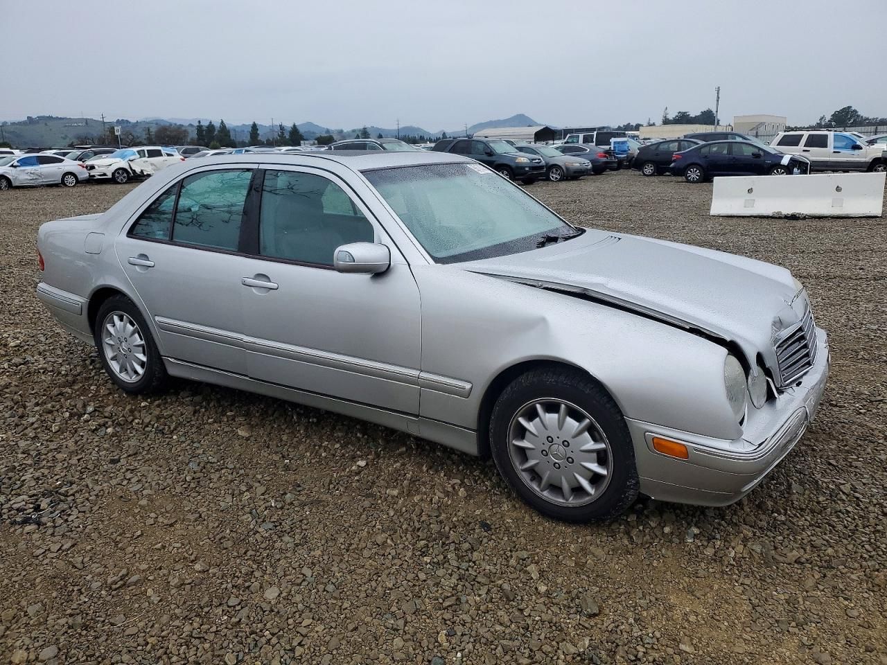 2001 Mercedes-Benz E 320