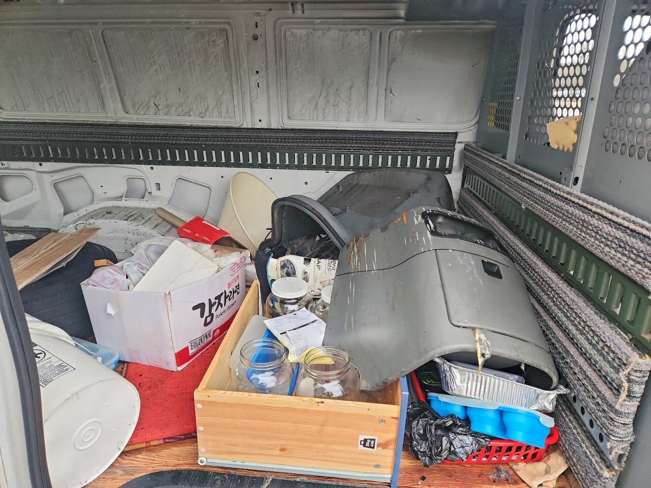 2004 Ford E250 Delivery Van