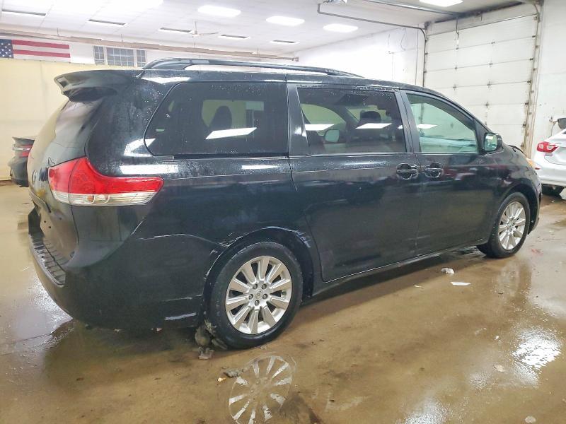 2011 Toyota Sienna xle