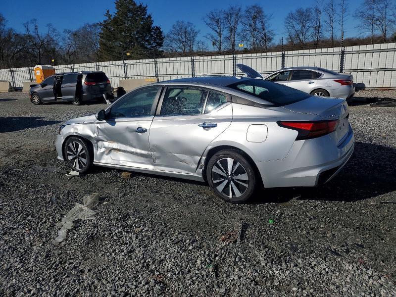 2022 Nissan Altima 2.5 sv
