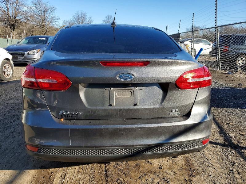 2016 Ford Focus se