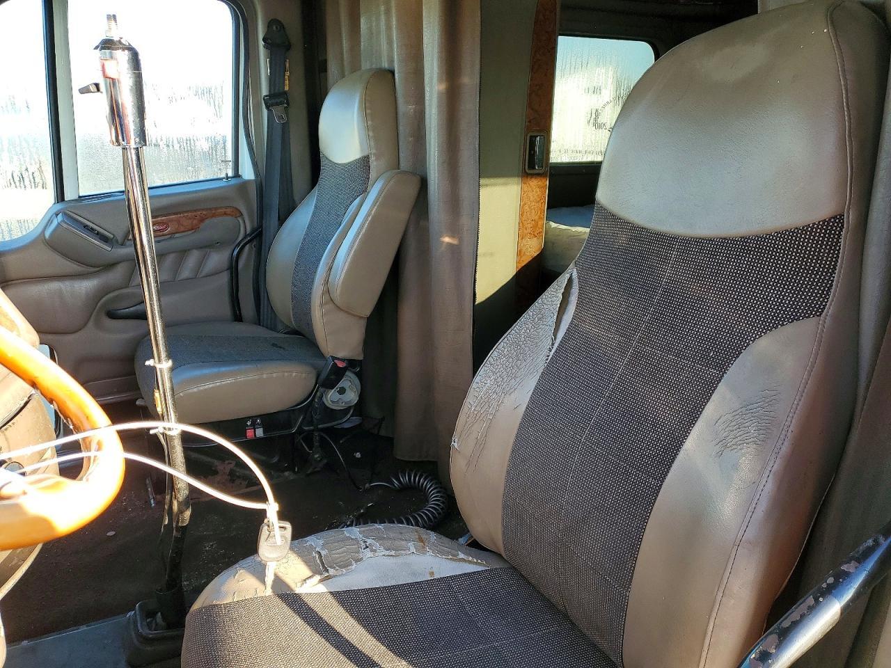 2007 Peterbilt 387 Semi Truck