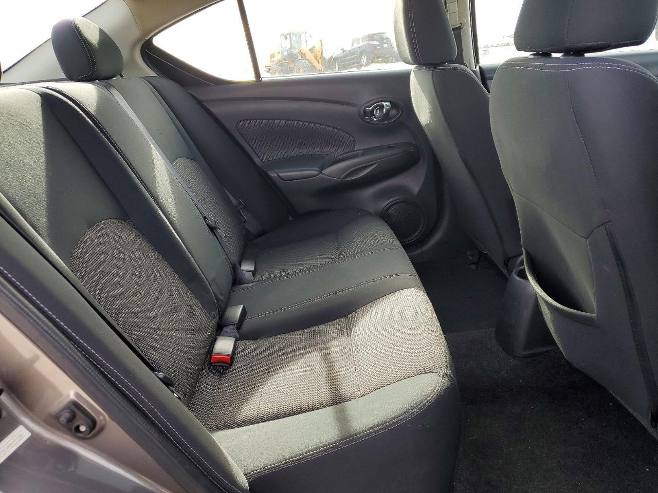 2017 Nissan Versa 1.6 sv