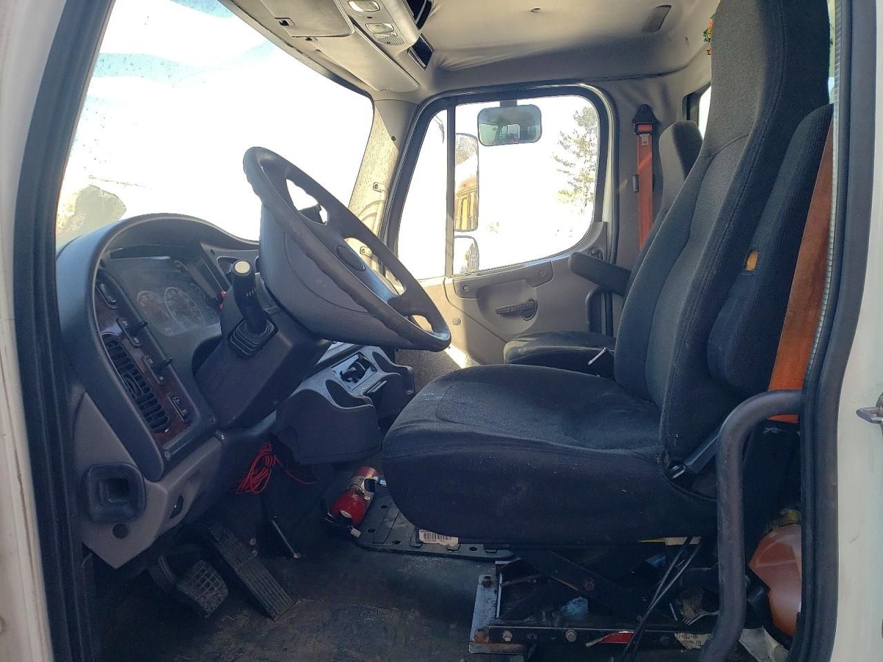 2013 Freightliner Business Class M2 BOX Truck