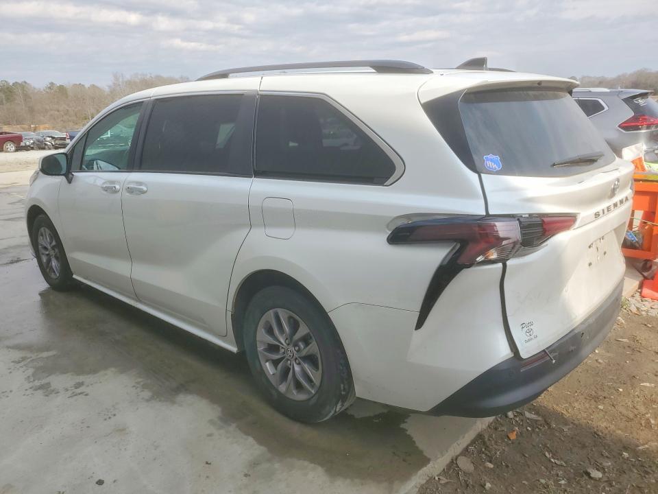 2023 Toyota Sienna xle