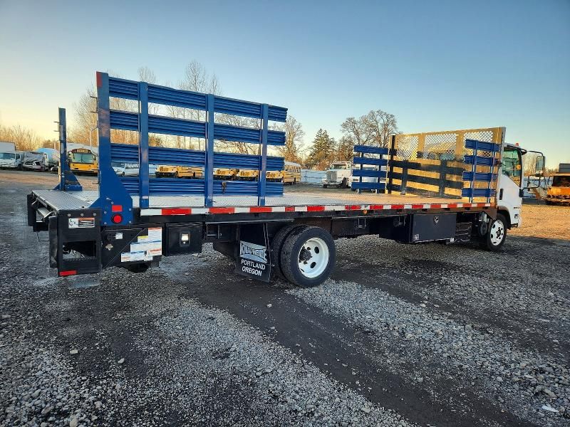 2017 Isuzu NRR Flatbed Truck