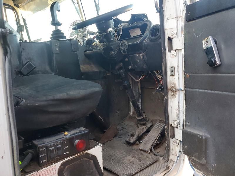 2009 Autocar Llc 2009 Autocar Xpeditor Refuse Truck