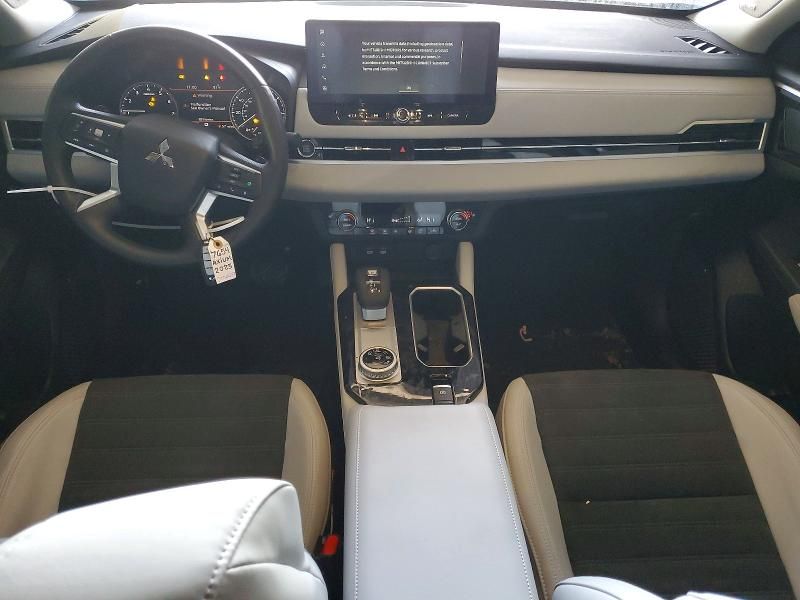 2025 Mitsubishi Outlander se