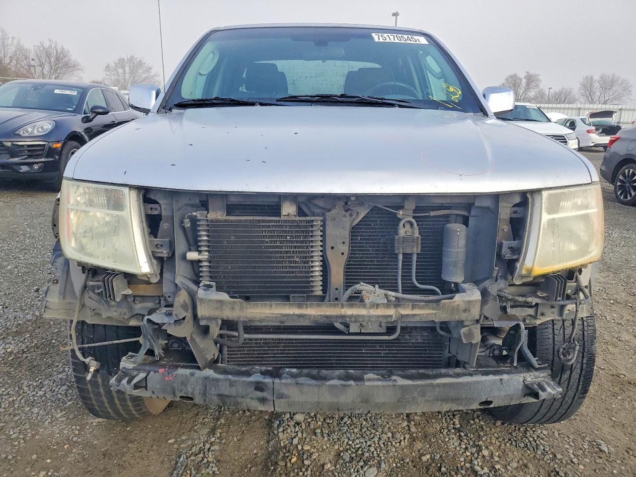 2006 Nissan Frontier Crew cab le