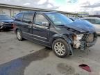 2012 Chrysler Town & Country Touring l