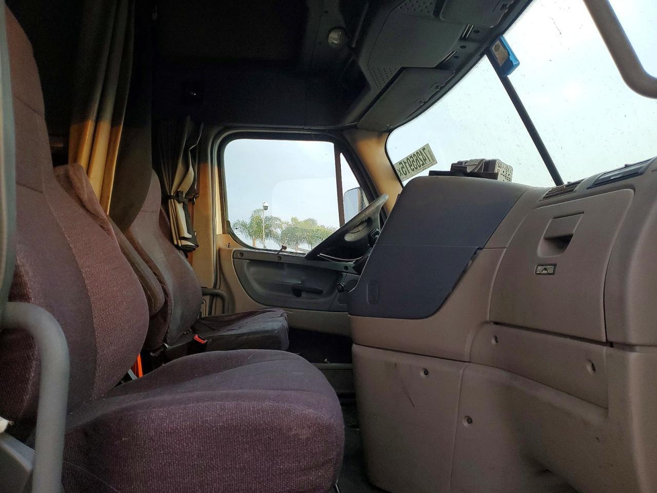 2016 Freightliner Cascadia 125 Semi Truck