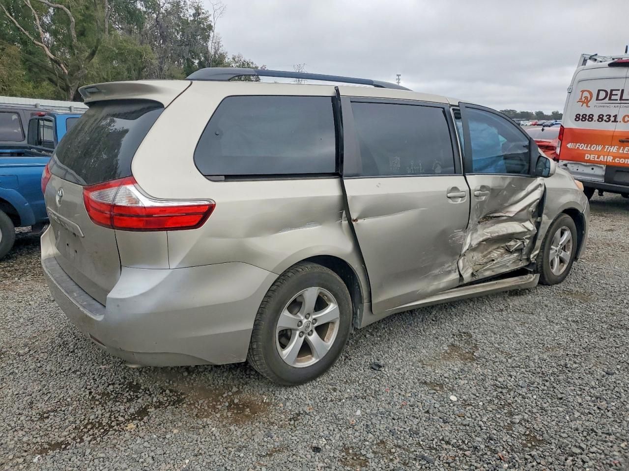 2017 Toyota Sienna le