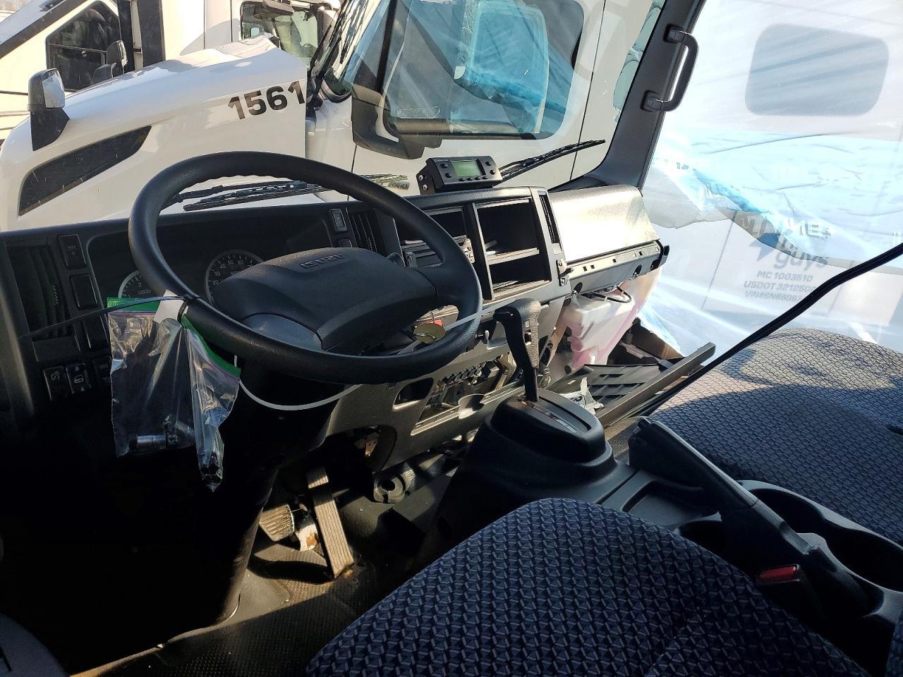 2023 Isuzu NRR Refrigerated BOX Truck