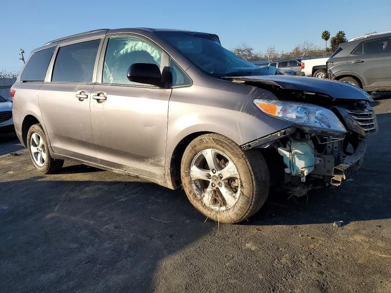 2016 Toyota Sienna le