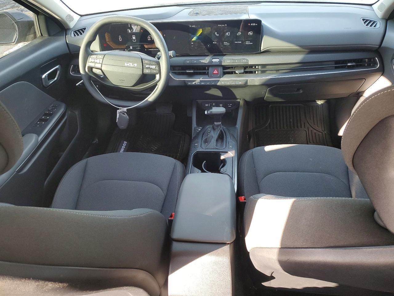 2025 KIA K4 lx