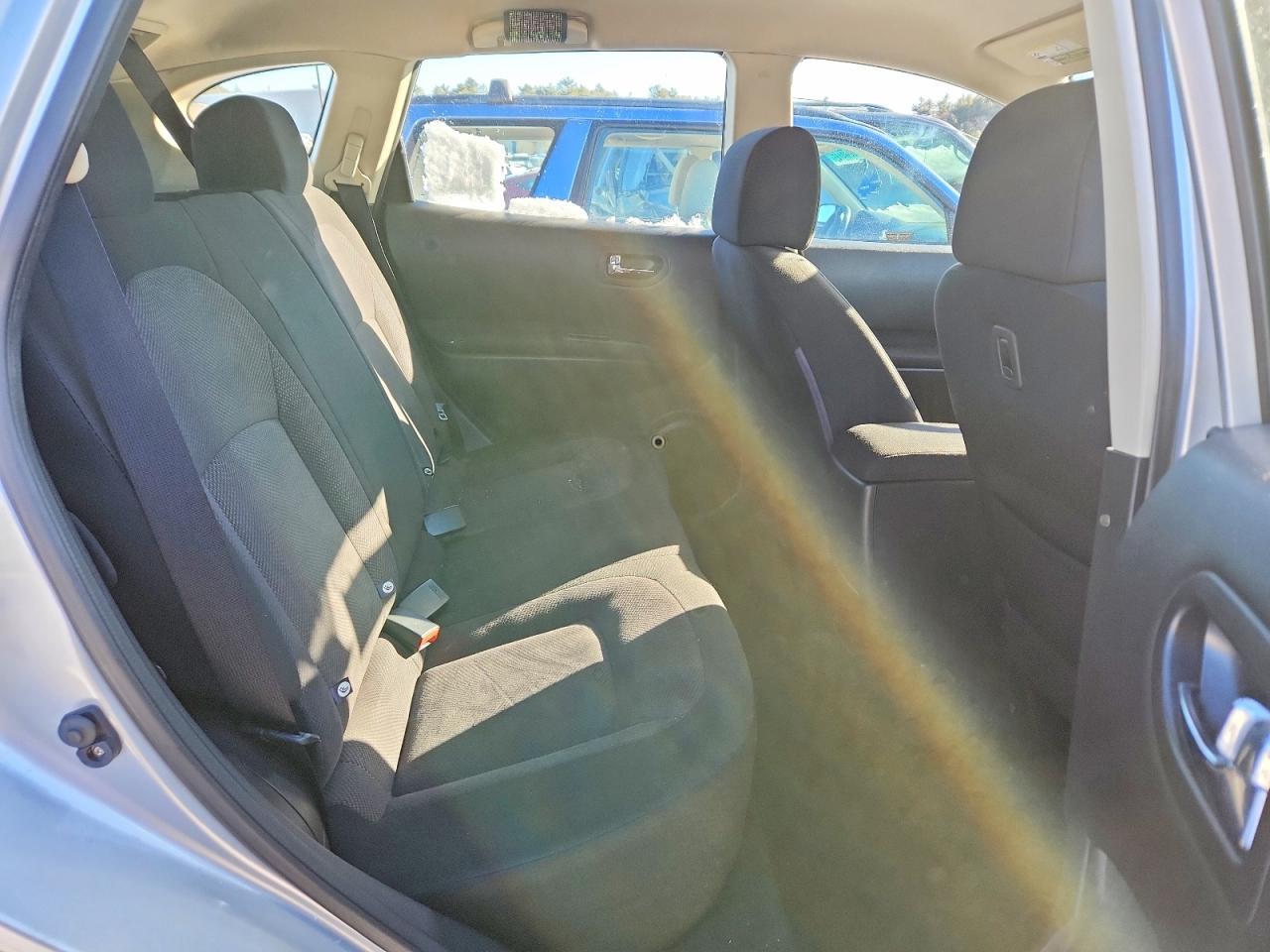 2011 Nissan Rogue s