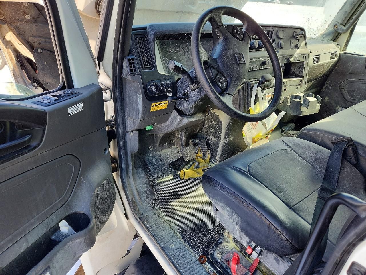 2025 International MV607 BOX Truck