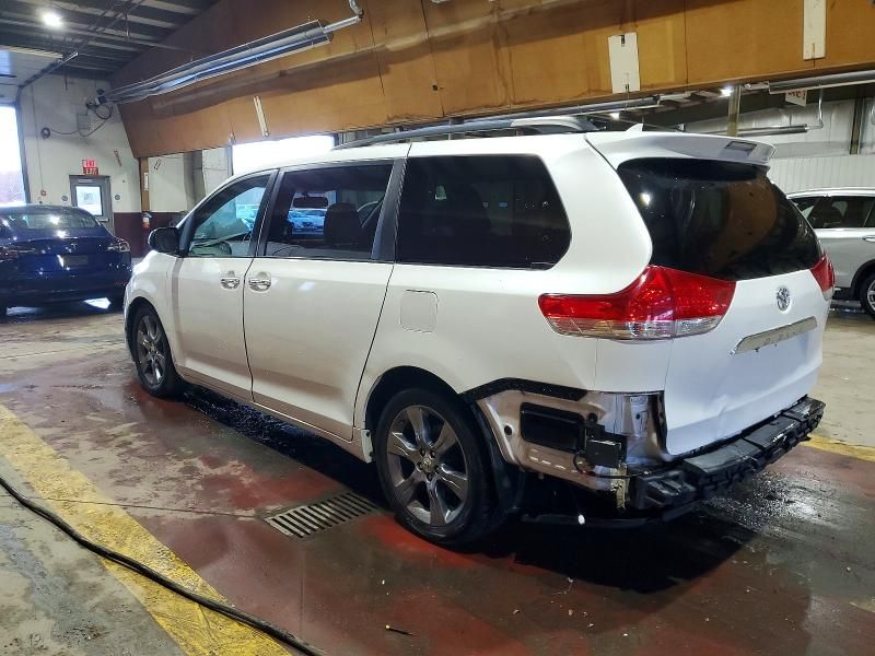 2013 Toyota Sienna xle