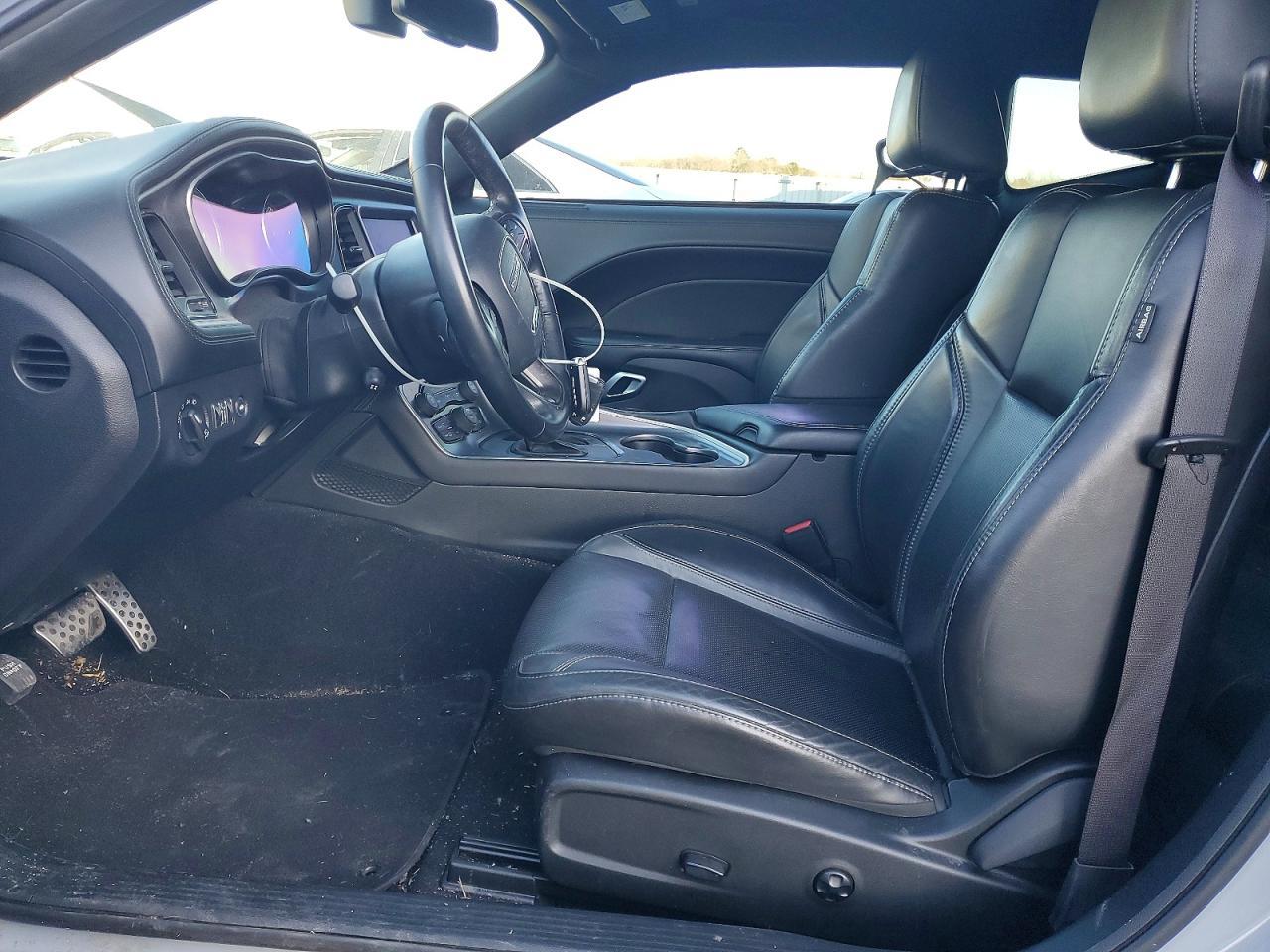 2020 Dodge Challenger sxt