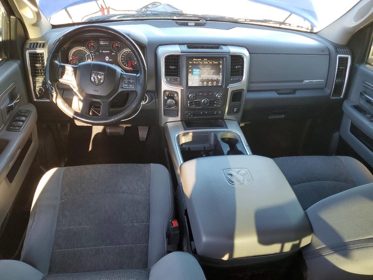 2016 Dodge Ram 1500 slt