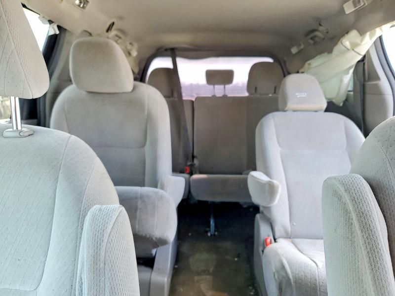 2017 Toyota Sienna le