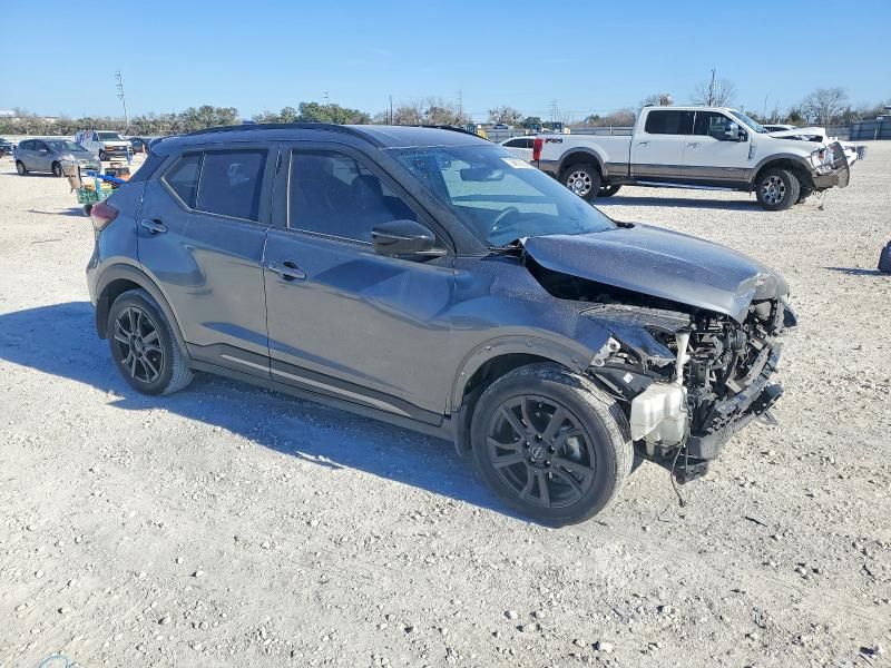 2022 Nissan Kicks sr