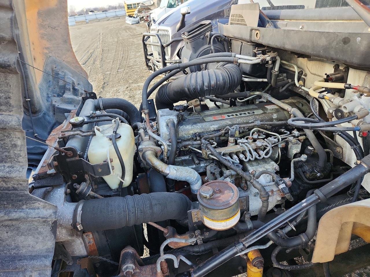 2005 Hino 338 box Truck