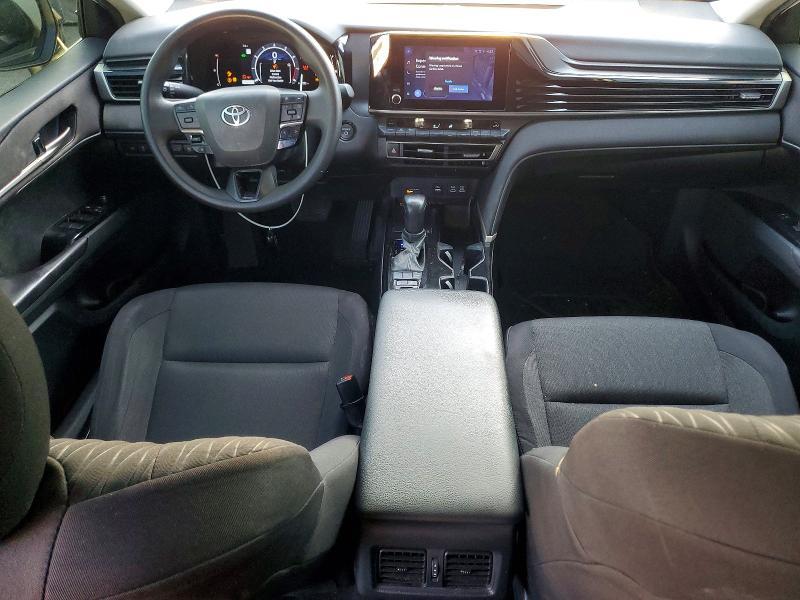 2025 Toyota Camry le
