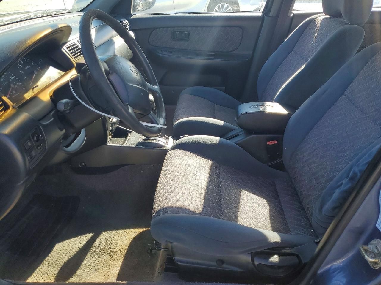 1999 Nissan Sentra Base