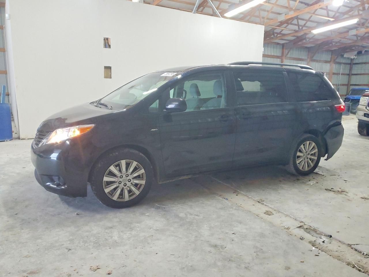 2017 Toyota Sienna le