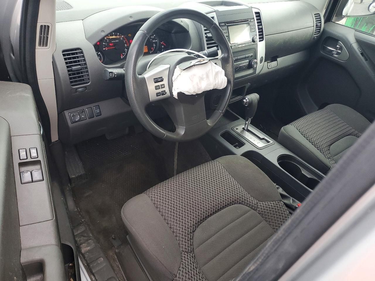 2015 Nissan Frontier sv