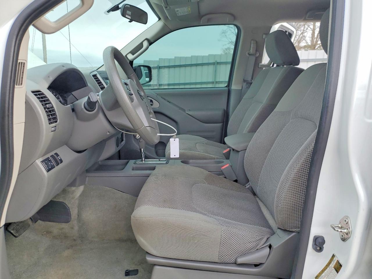 2016 Nissan Frontier s