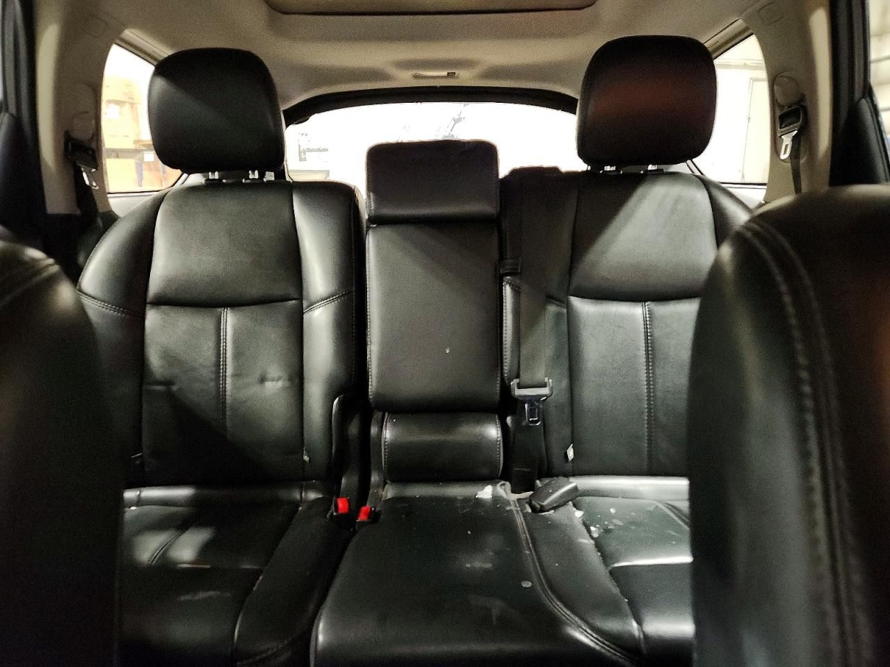 2016 Nissan Pathfinder s