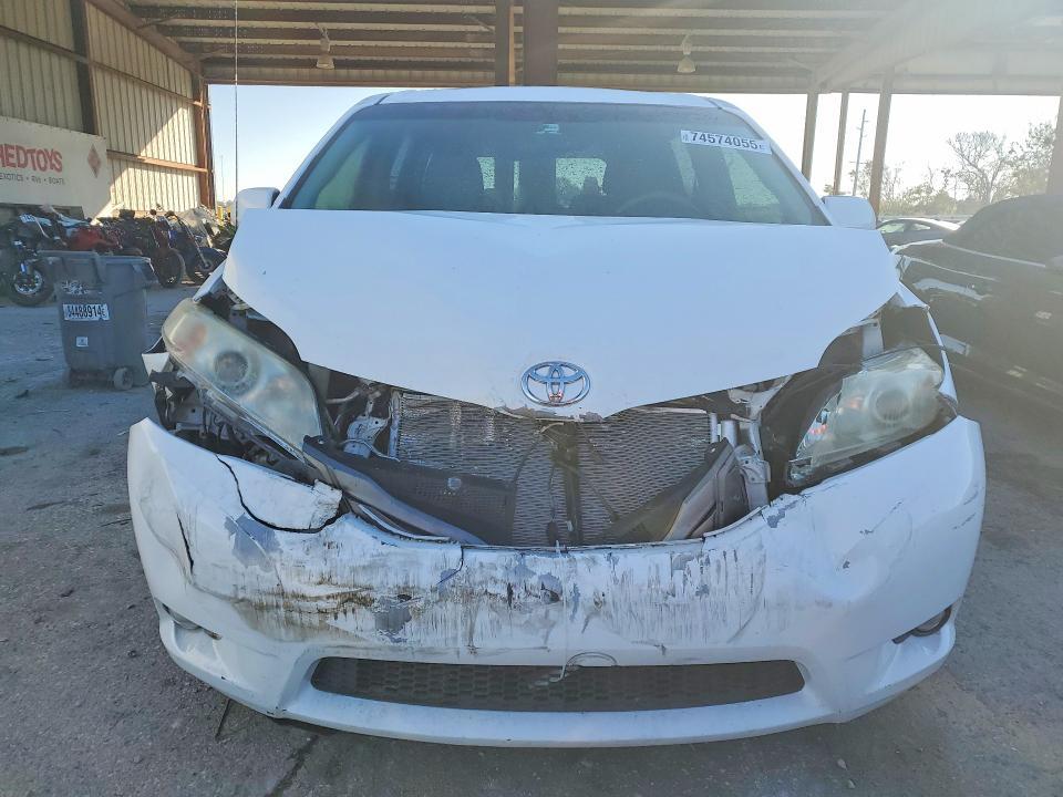 2011 Toyota Sienna xle